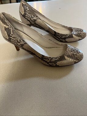 Cole Haan Nike Air Faux Snake-Print Mid Heel Pumps in Gray and Black Size 7.5 B